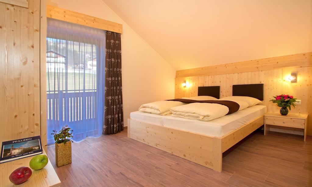 Stiflerhof Apartment Falzes Room photo